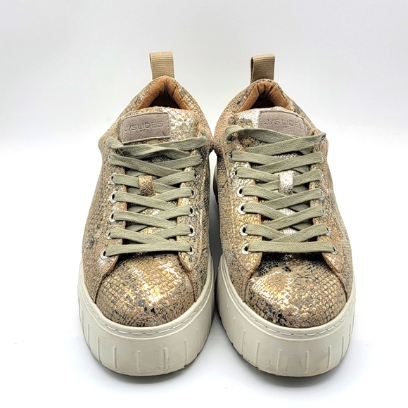 J Slides Roger Womens Round Toe Animal Print Sneakers Size 9.  S1154 - Picture 6 of 6